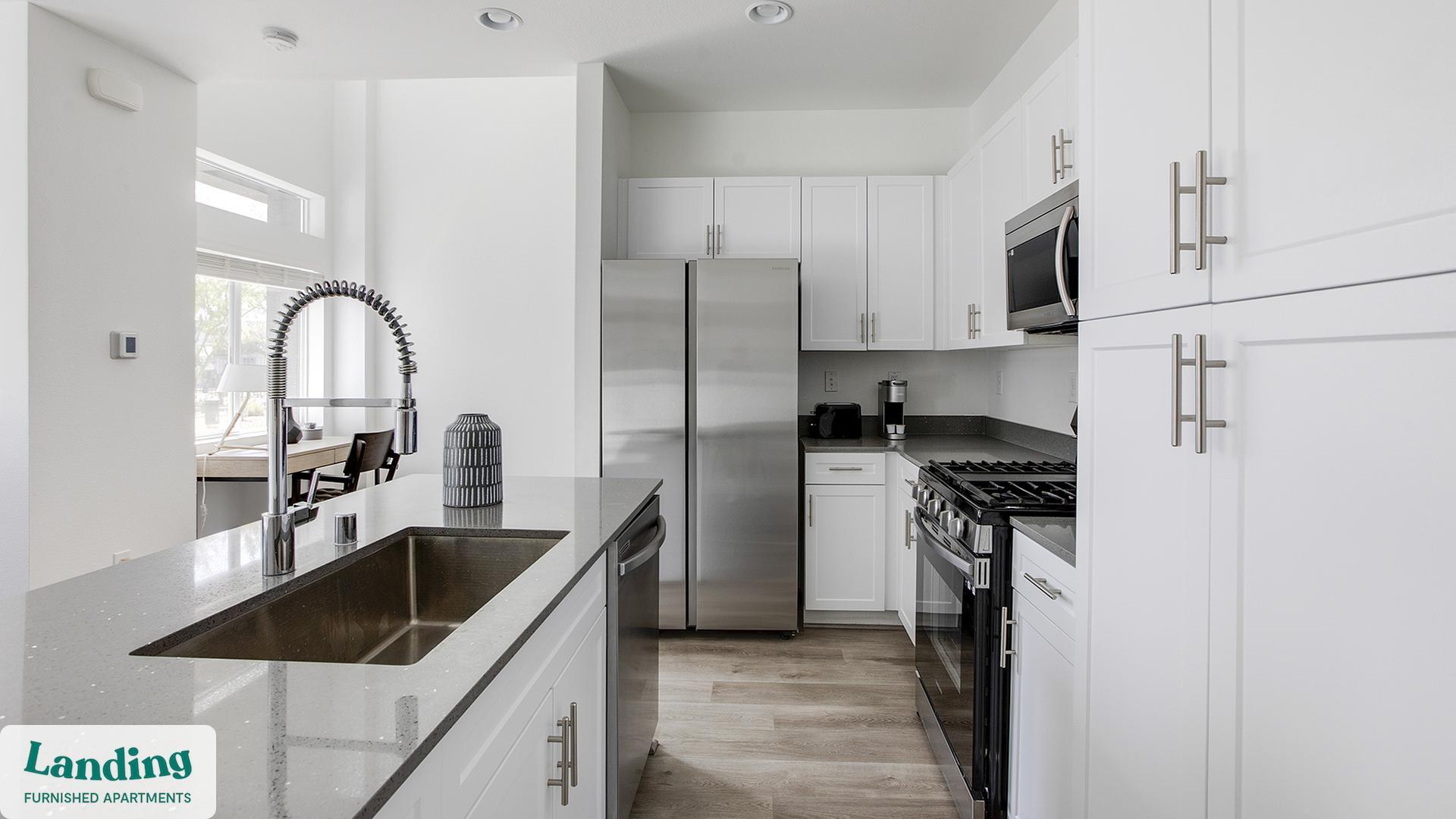 Building Photo - 2705 N Rancho Dr