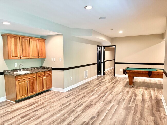 Building Photo - GORGEOUS FORMER MODEL HOME - MINUTES TO QUANTICO