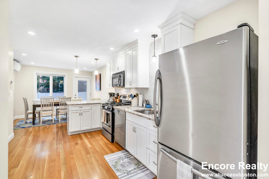 Building Photo - 9 Bradbury St