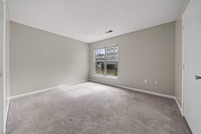 Building Photo - 2431 Hill St