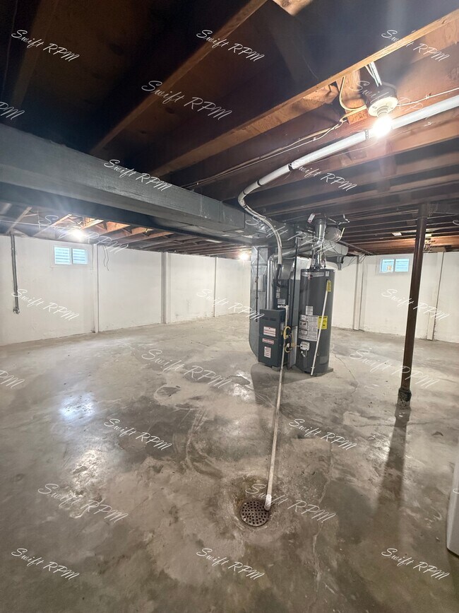 Building Photo - 1206 E Loula St