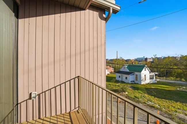 Building Photo - 33 N Blacksmith Ln