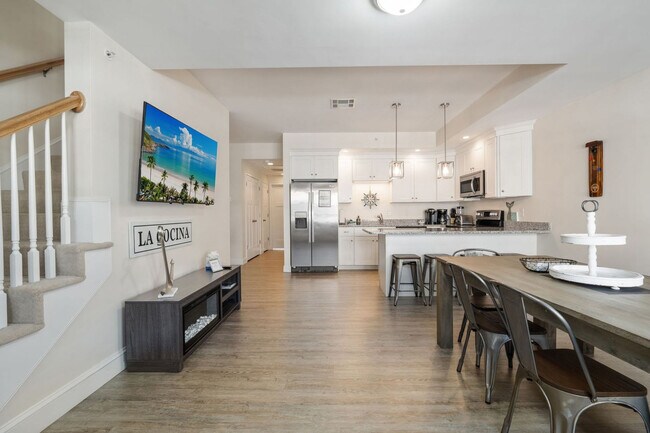 Building Photo - 128 Ashworth Ave