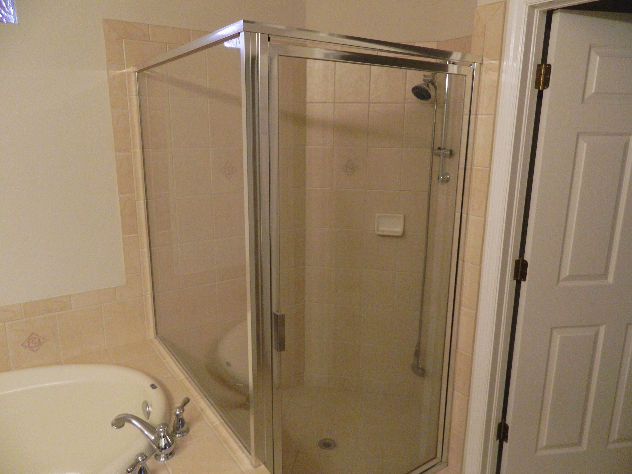 Master shower - 14911 Reflection Key Cir