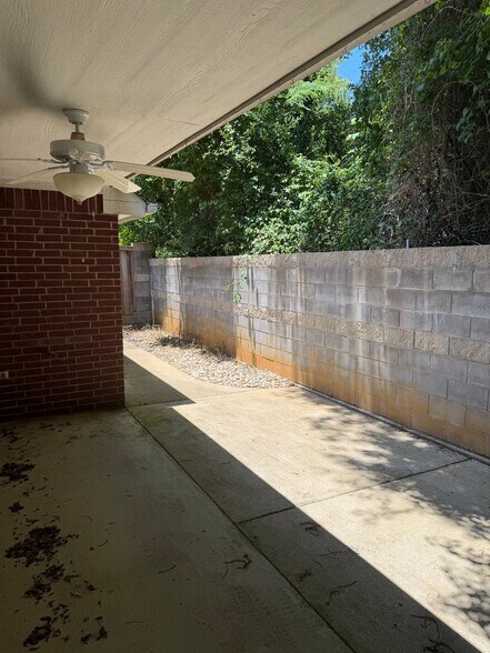 Building Photo - 113 Falcon Way