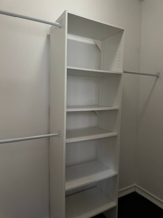 Building Photo - 560 Fountain Ave