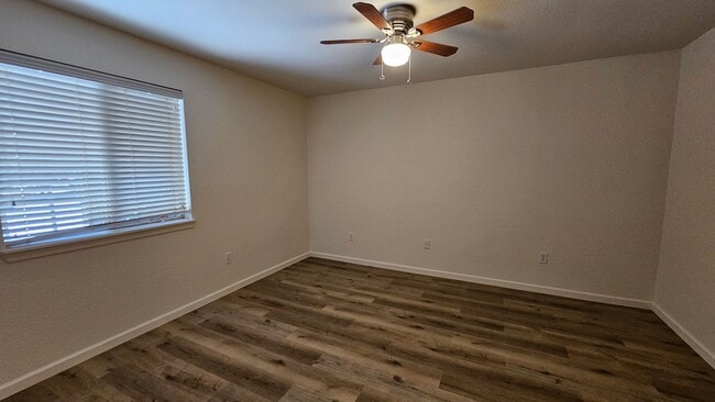 Building Photo - Arbors 2 Bedroom/2 Bath Condo New Flooring...