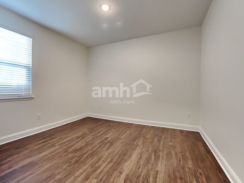 Building Photo - 76 Elcano Ln