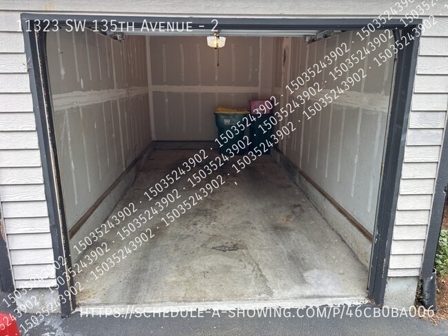 Building Photo - 11323 SW 135th Ave
