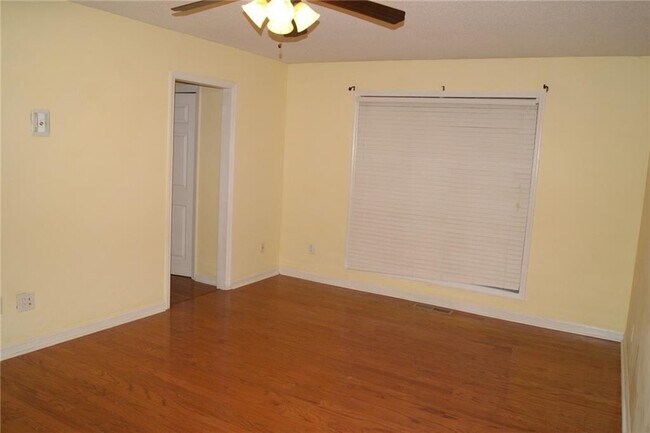 Building Photo - 4239 Glenforest Way