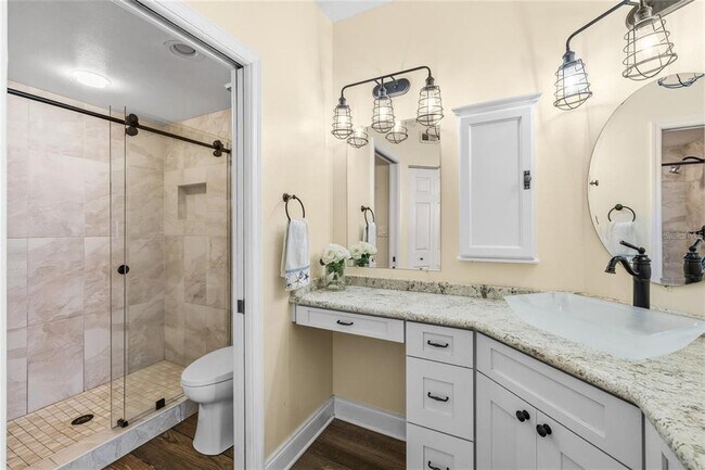 Building Photo - 8000 Sailboat Key Blvd S