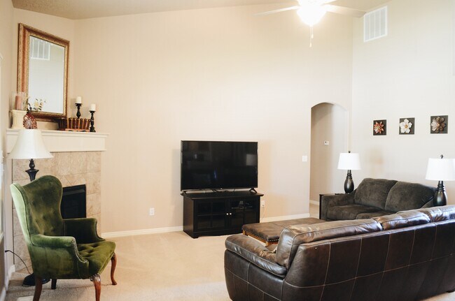 Building Photo - 3569 S Pompei Ave