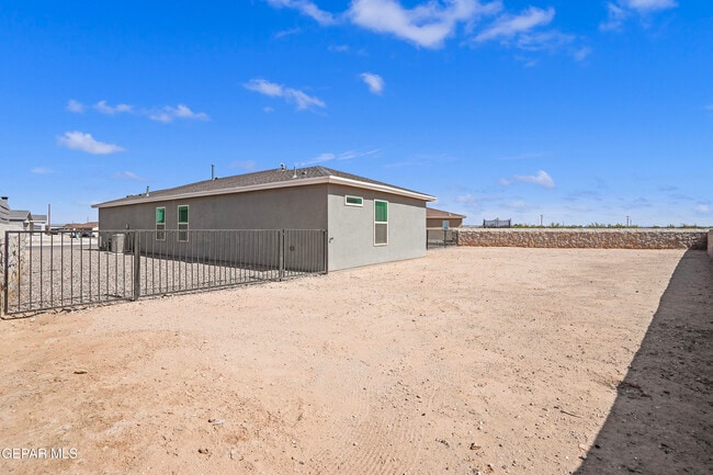 Building Photo - 1056 Nalito Beltran Pl
