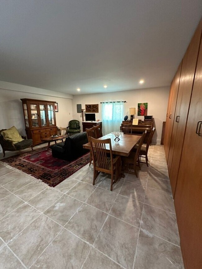 Building Photo - Large Furnished in-law- Fire Mountain