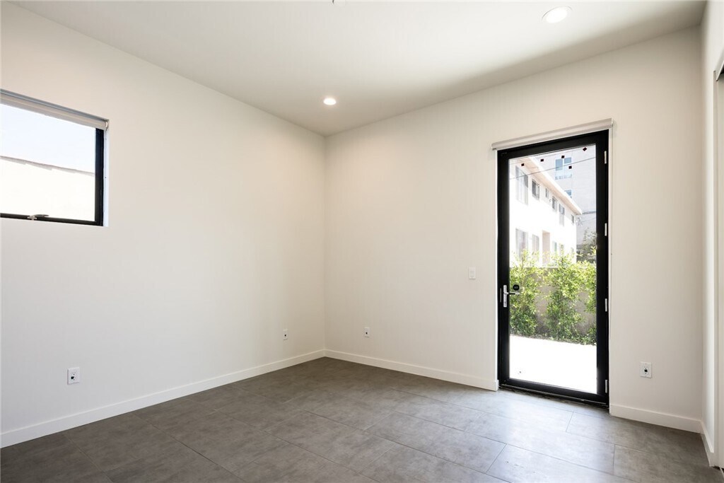 Building Photo - 1618 Amherst Ave