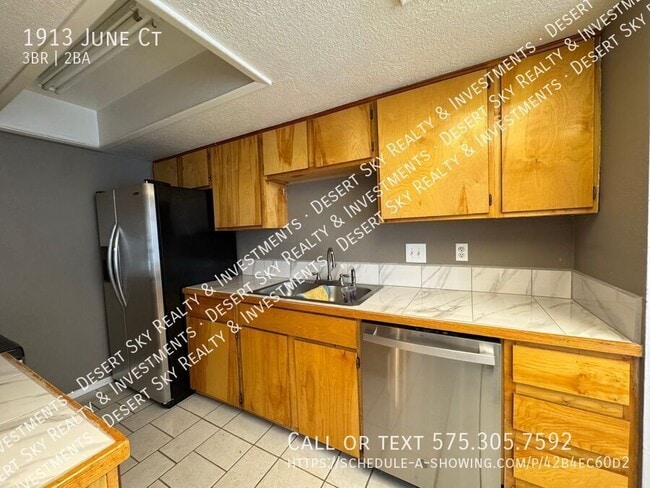 Building Photo - 1913 June Ct