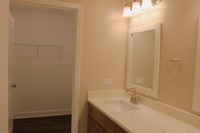 Building Photo - 520 Carriage Ct
