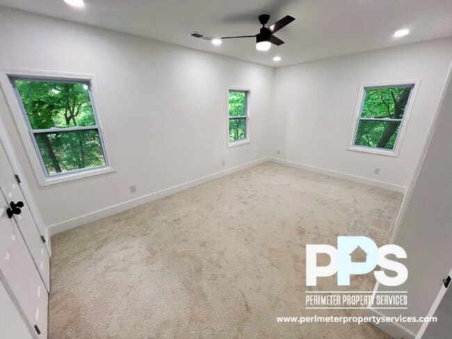 Building Photo - 1064 Westmoor Dr NW