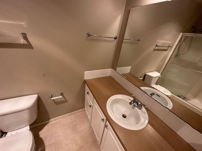 Building Photo - 1847 Kennedy Pl