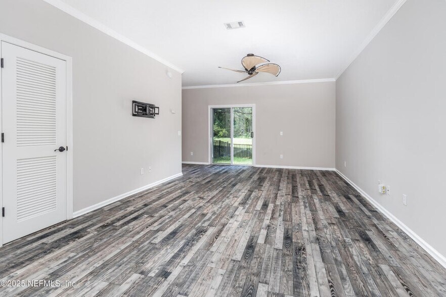 Building Photo - 230 Scrub Jay Dr