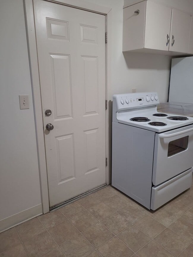 Building Photo - Ephrata House with Full Basement