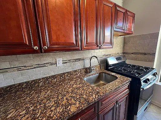 Building Photo - 2 bedroom in Bronx NY 10465