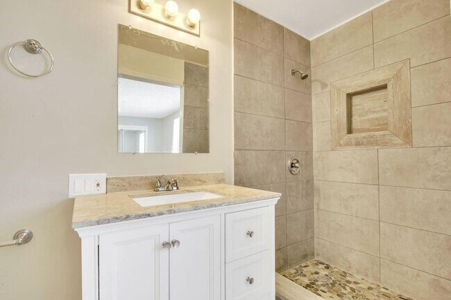 Building Photo - 315 N K St