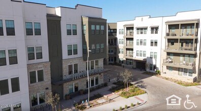 Building Photo - 98 S River Dr