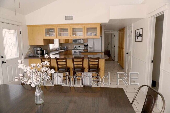 Building Photo - 4154 S Pheasant Run Dr
