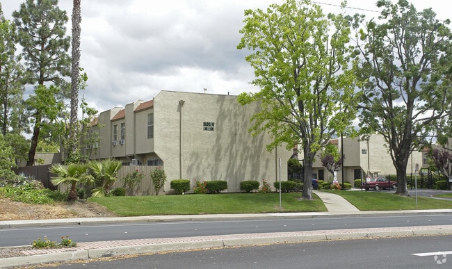 Building Photo - Fox Creek Apartments