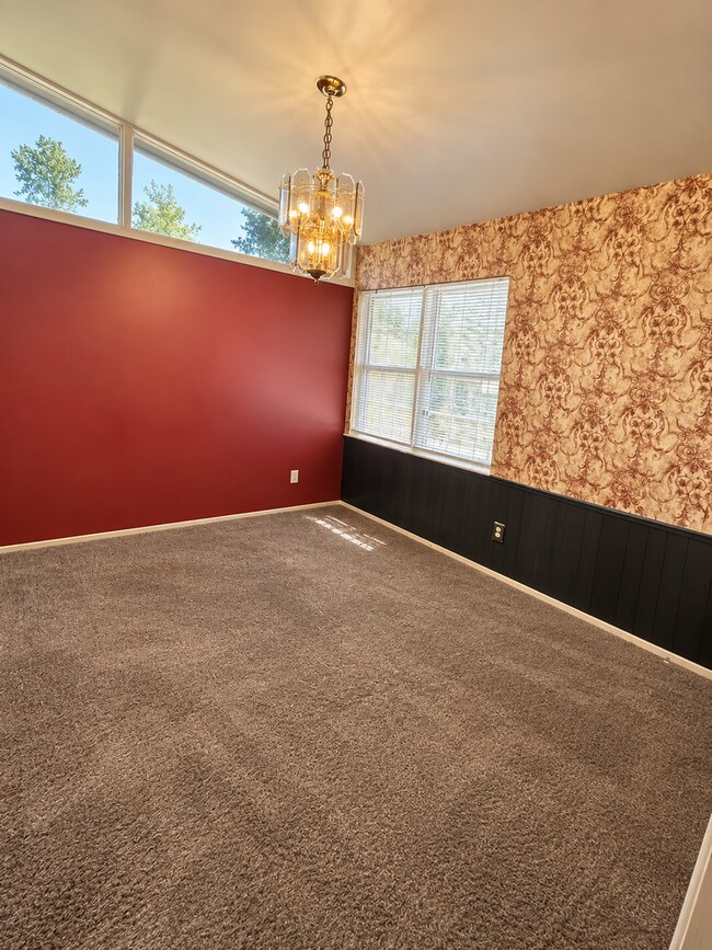 Building Photo - 222 Brooke briar Dr