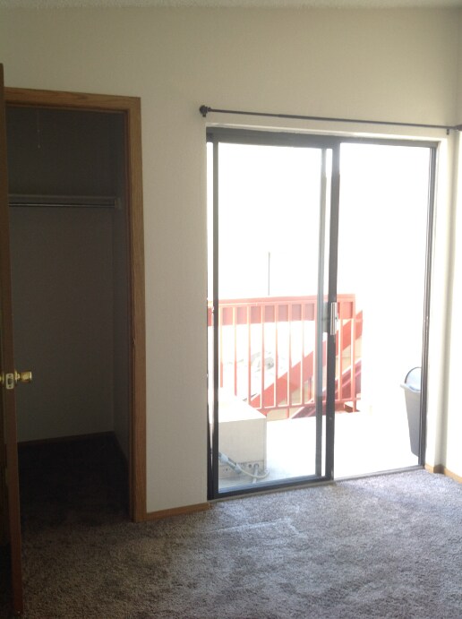 Building Photo - Charming Studio Home in City Center Aurora!