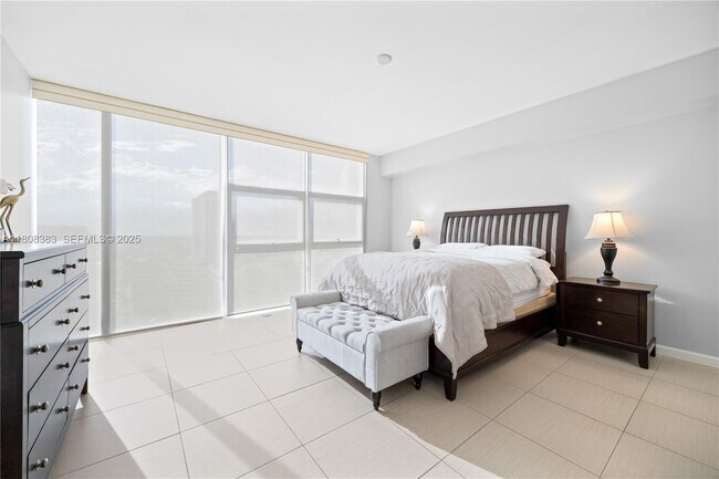 Building Photo - 1830 S Ocean Dr