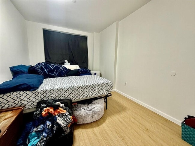 Building Photo - 826 55th St