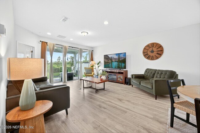 Building Photo - 168 Torres Trce