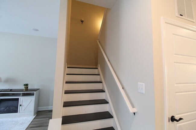 Building Photo - New construction 4 bed 3.5 bath townhome!