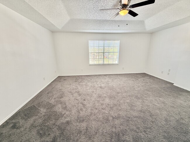 Building Photo - 3237 Fairfield Dr