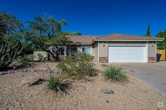 Building Photo - Scottsdale - Four bedroom with POOL