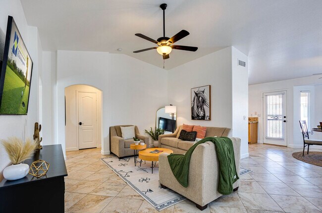 Building Photo - 1452 E Torrey Pines Ln