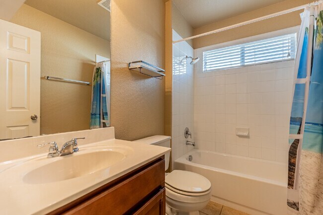 Building Photo - 259 Creekview Way