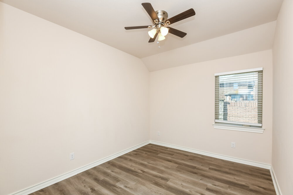 Building Photo - 917 Linden Dr