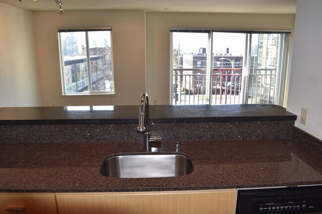 Building Photo - Capitol Hill 1BR/1BA with Stunning City Views