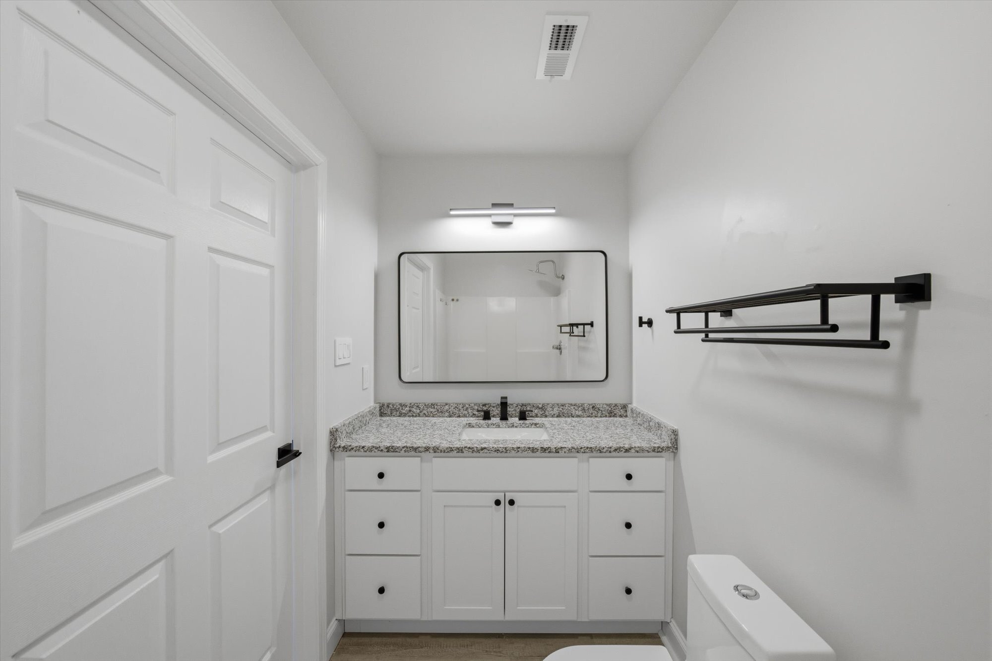 Building Photo - 1912 Laurel Ln