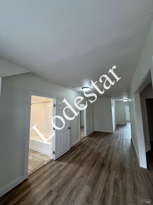 Building Photo - 302 Carolina St