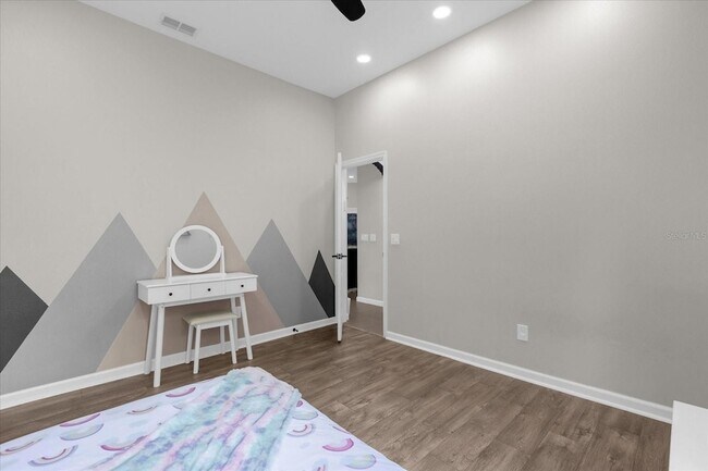 Building Photo - 10175 Cove Lake Dr
