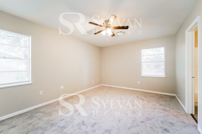 Building Photo - Updated 3 bedroom rancher!