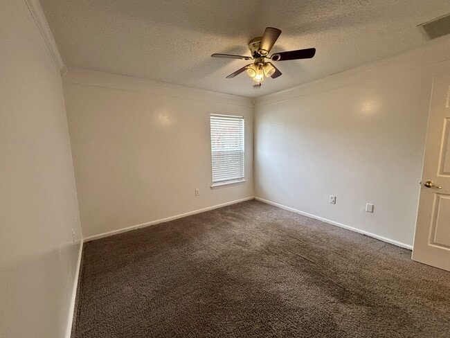 Building Photo - 1045 Drakefeather Dr