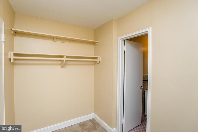 Building Photo - 2101 Chestnut St