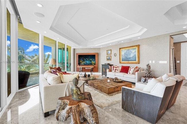 Building Photo - 16051 Collins Ave