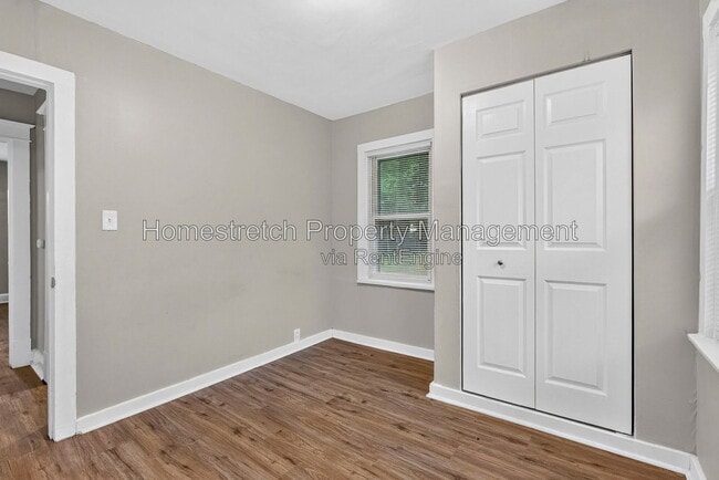 Building Photo - 9006 Baroda Ave